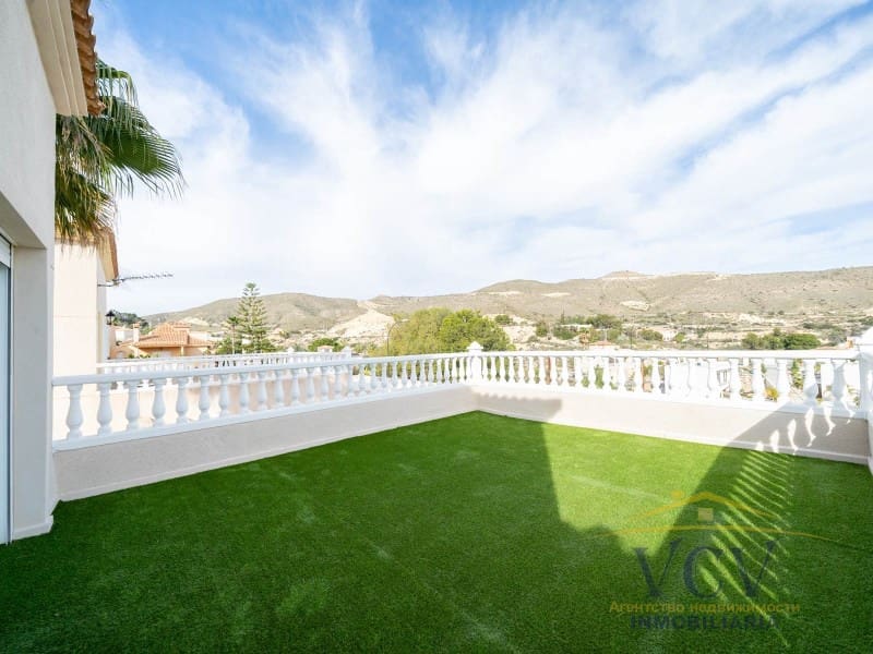 3 soverom Villa til salgs i El Campello med garasje - € 550 000 (Ref: 9948472)