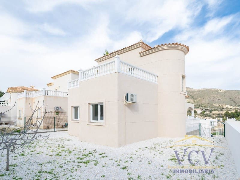 3 soverom Villa til salgs i El Campello med garasje - € 550 000 (Ref: 9948472)