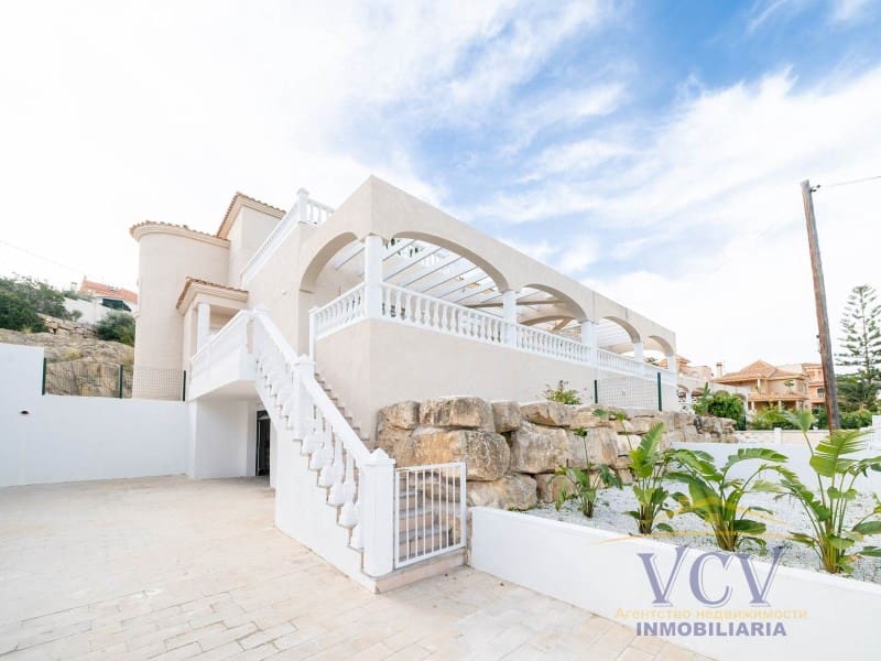 3 soverom Villa til salgs i El Campello med garasje - € 550 000 (Ref: 9948472)