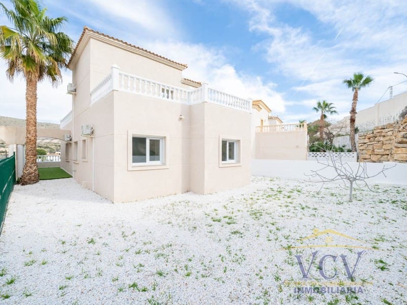 3 soverom Villa til salgs i El Campello med garasje - € 550 000 (Ref: 9948472)