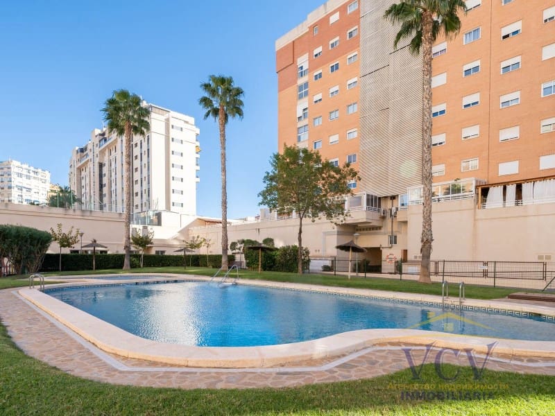 4 sovrum Lägenhet till salu i Alicante stad med garage - 500 000 € (Ref: 9948475)