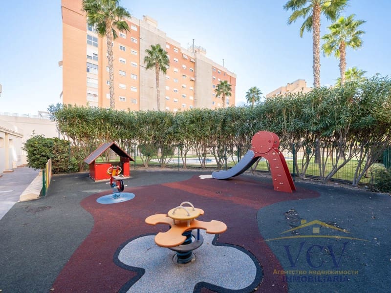 4 sovrum Lägenhet till salu i Alicante stad med garage - 500 000 € (Ref: 9948475)