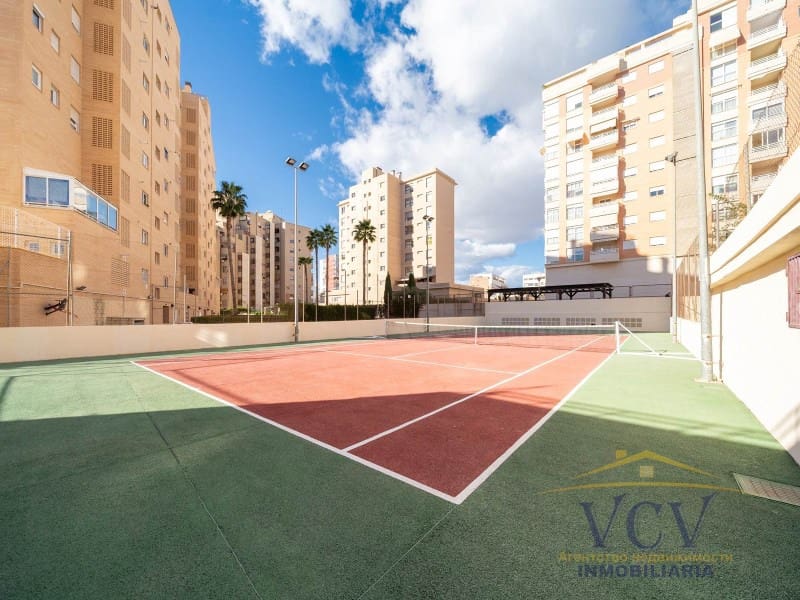 4 sovrum Lägenhet till salu i Alicante stad med garage - 500 000 € (Ref: 9948475)