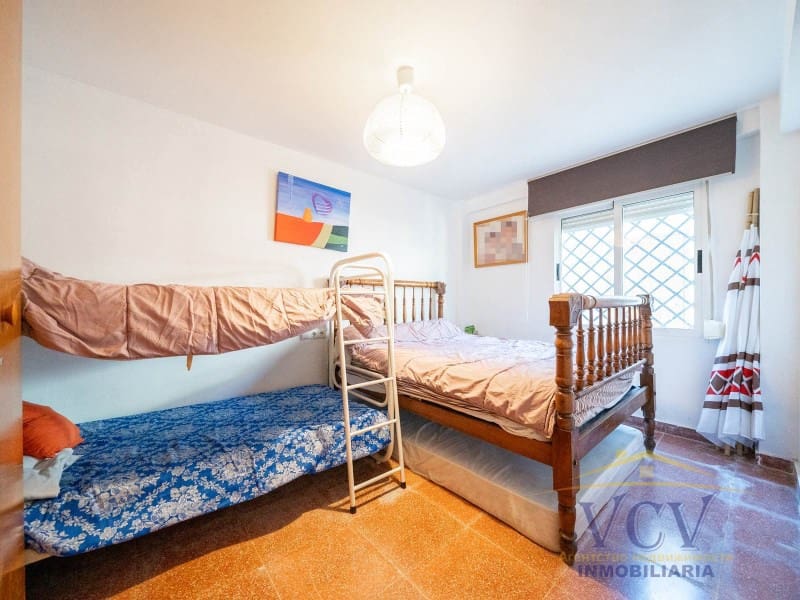 4 soverom Hus til salgs i El Campello med garasje - € 285 000 (Ref: 9948476)