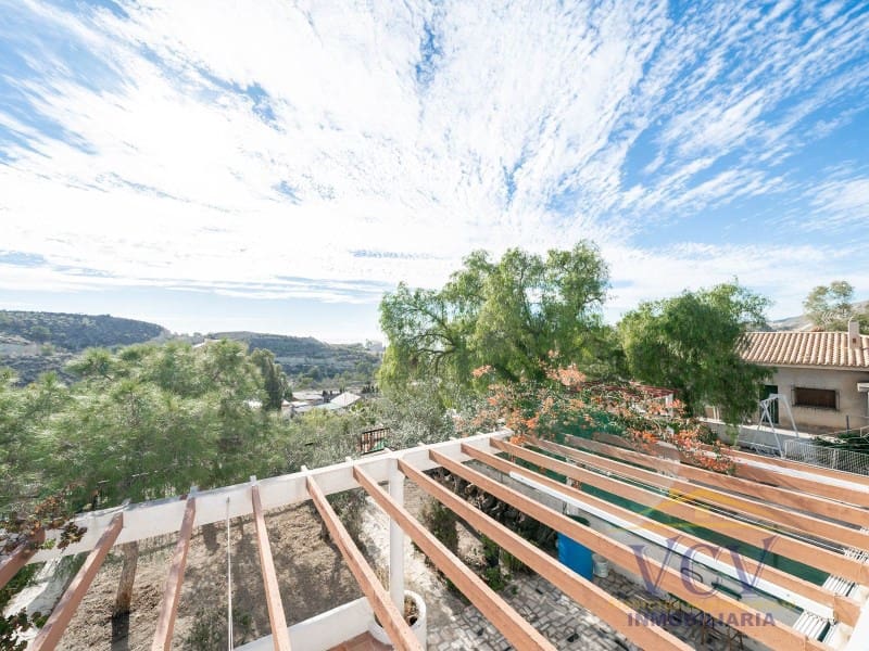 4 soverom Hus til salgs i El Campello med garasje - € 285 000 (Ref: 9948476)