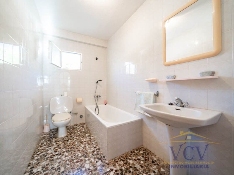 4 soverom Hus til salgs i El Campello med garasje - € 285 000 (Ref: 9948476)