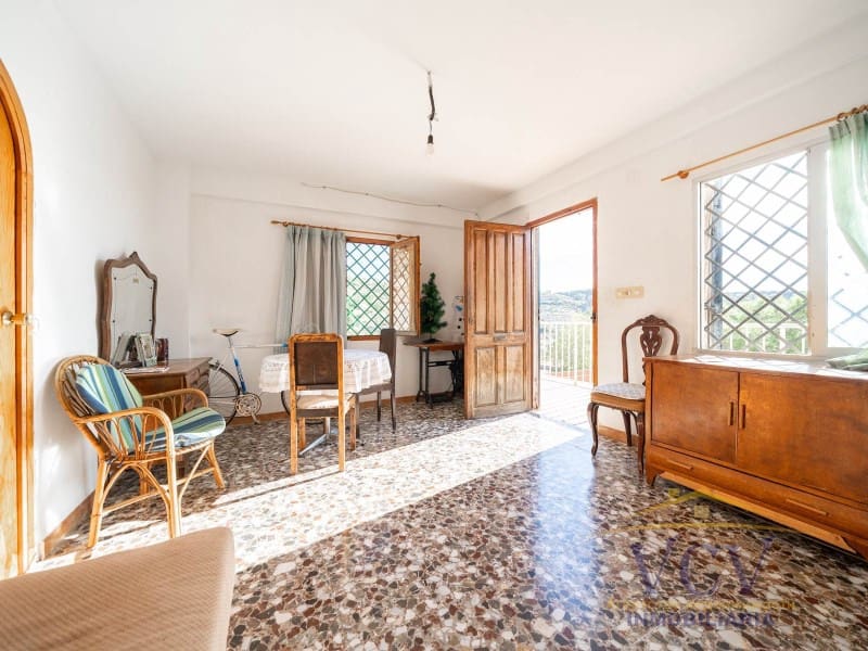 4 soverom Hus til salgs i El Campello med garasje - € 285 000 (Ref: 9948476)