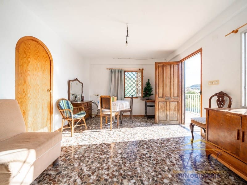 4 soverom Hus til salgs i El Campello med garasje - € 285 000 (Ref: 9948476)