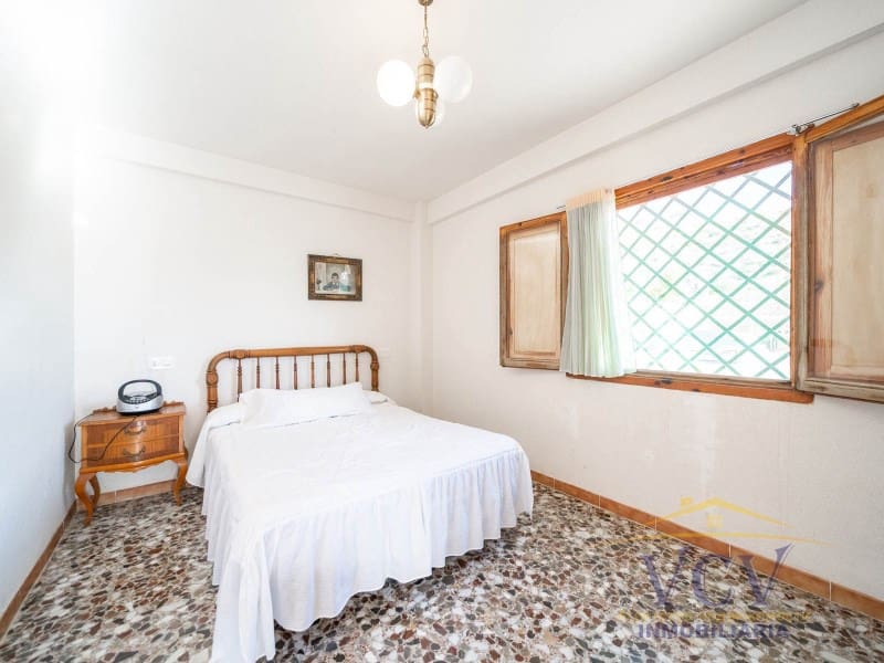4 soverom Hus til salgs i El Campello med garasje - € 285 000 (Ref: 9948476)