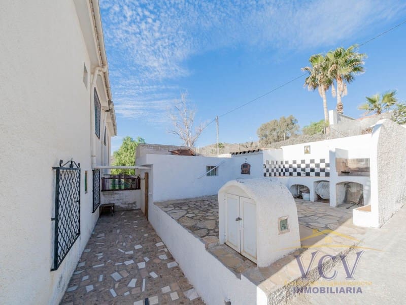 4 soverom Hus til salgs i El Campello med garasje - € 285 000 (Ref: 9948476)
