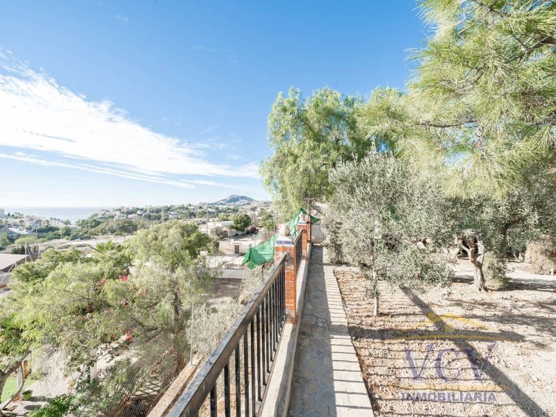 4 soverom Hus til salgs i El Campello med garasje - € 285 000 (Ref: 9948476)