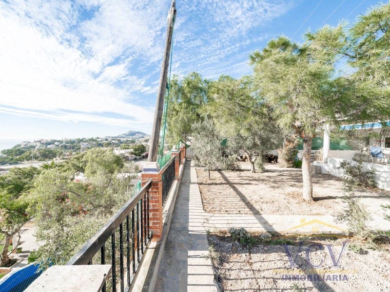 4 soverom Hus til salgs i El Campello med garasje - € 285 000 (Ref: 9948476)