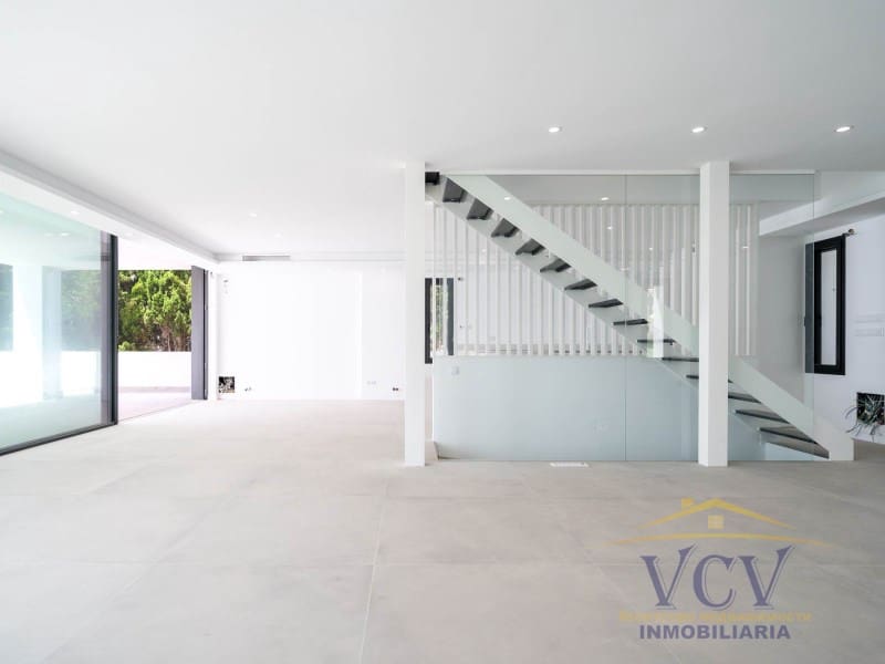 5 soverom Villa til salgs i El Campello med garasje - € 2 700 000 (Ref: 9948477)