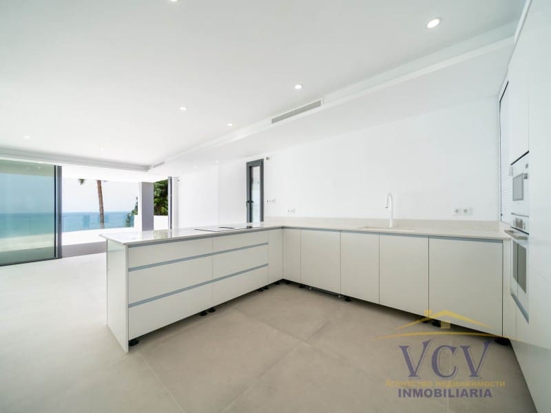 5 soverom Villa til salgs i El Campello med garasje - € 2 700 000 (Ref: 9948477)