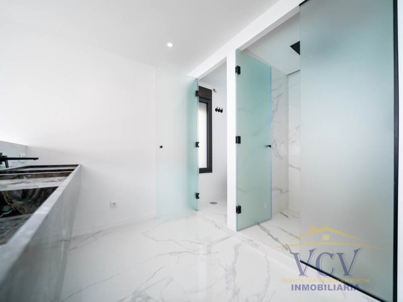 5 soverom Villa til salgs i El Campello med garasje - € 2 700 000 (Ref: 9948477)