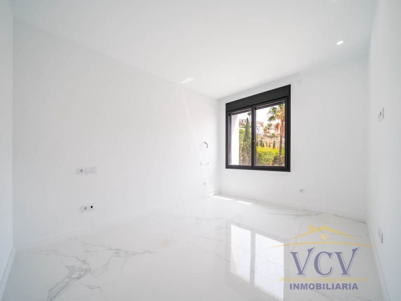 5 soverom Villa til salgs i El Campello med garasje - € 2 700 000 (Ref: 9948477)