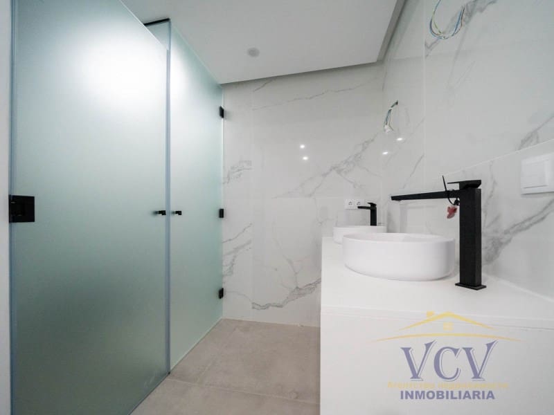 5 soverom Villa til salgs i El Campello med garasje - € 2 700 000 (Ref: 9948477)