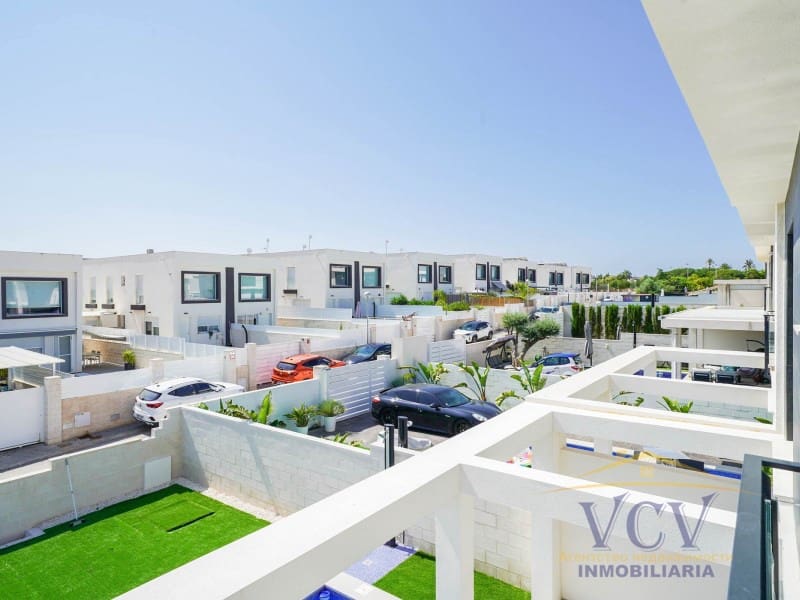 3 soverom Hus til salgs i Gran Alacant med garasje - € 450 000 (Ref: 9948484)