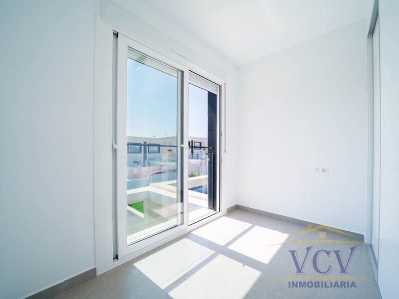 3 soverom Hus til salgs i Gran Alacant med garasje - € 450 000 (Ref: 9948484)