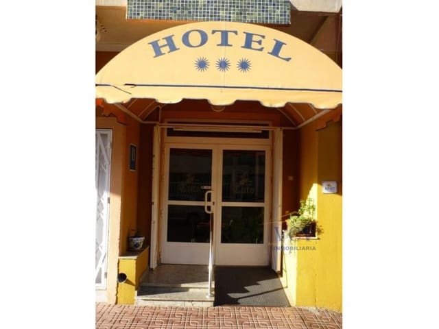 31 soveværelse Hotel til salg i Centro - Muelle Pesquero, Torrevieja med swimmingpool - € 2.800.000 (Ref: 9948489)