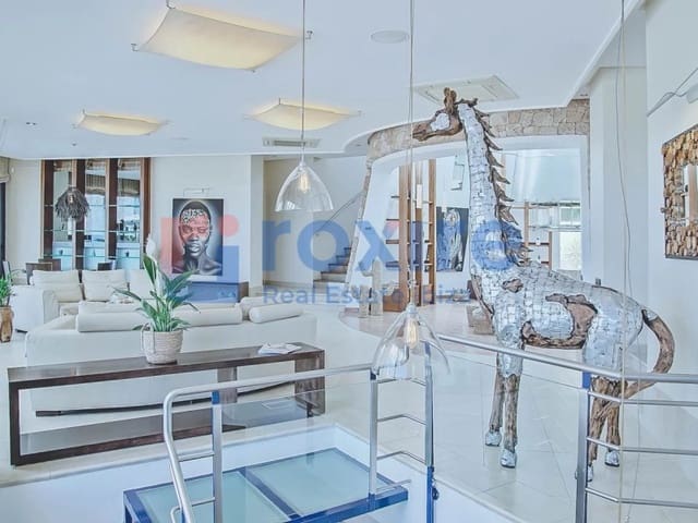 4 slaapkamer Villa te koop in Cala d'en Bou, San Jose / Sant Josep de Sa Talaia met zwembad - € 6.500.000 (Ref: 8252085)