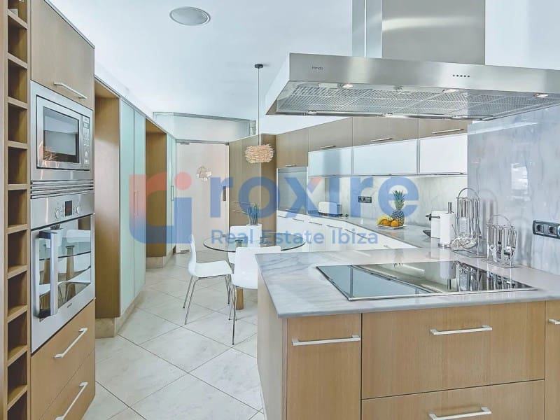 4 bedroom Villa for sale in Cala d'en Bou with pool - € 6,500,000 (Ref: 8252085)