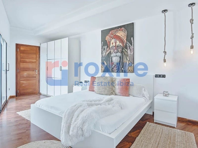 4 bedroom Villa for sale in Cala d'en Bou with pool - € 6,500,000 (Ref: 8252085)