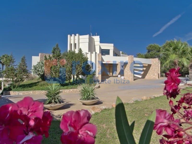 4 bedroom Villa for sale in Cala d'en Bou with pool - € 6,500,000 (Ref: 8252085)