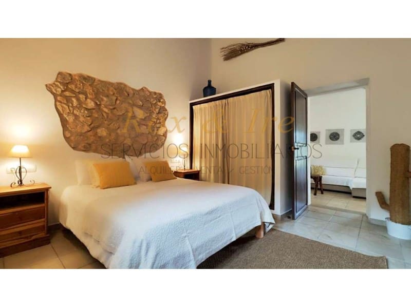 2 bedroom Villa for holiday rental in San Jose / Sant Josep de Sa Talaia with pool - € 1,750 (Ref: 8314301)