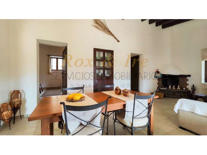 2 bedroom Villa for holiday rental in San Jose / Sant Josep de Sa Talaia with pool - € 1,750 (Ref: 8314301)