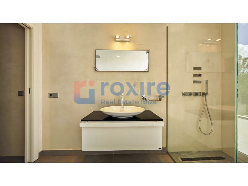 5 bedroom Villa for sale in Puig de'n Valls with pool - € 3,175,000 (Ref: 8756652)