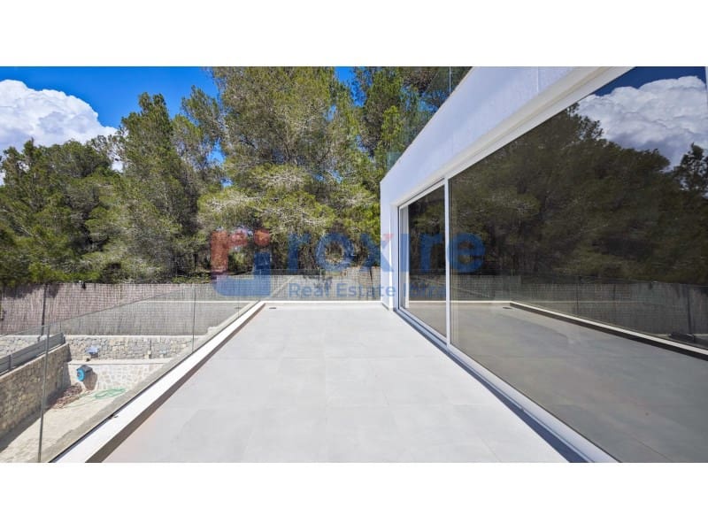 5 bedroom Villa for sale in Puig de'n Valls with pool - € 3,175,000 (Ref: 8756652)