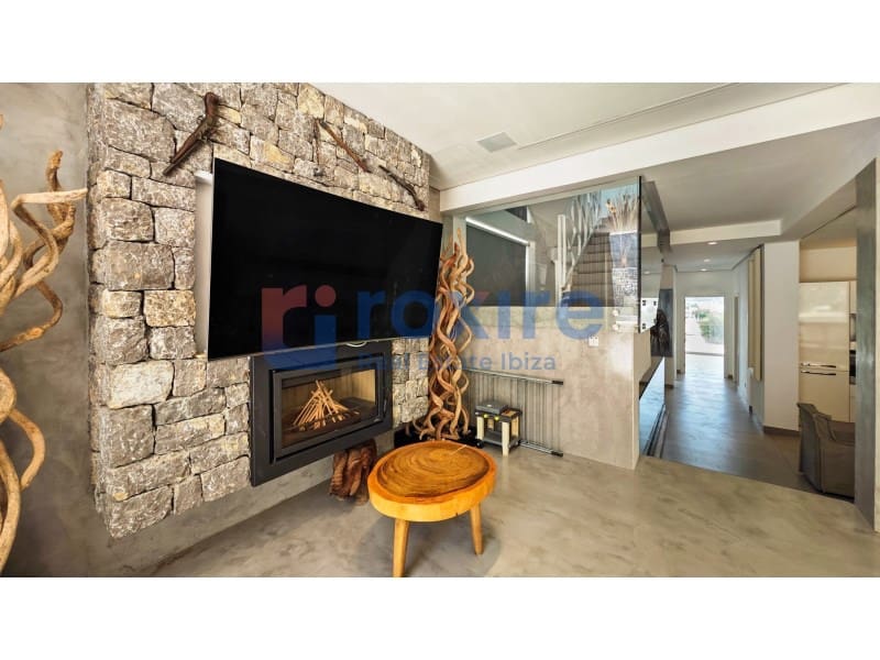 5 bedroom Villa for sale in Puig de'n Valls with pool - € 3,175,000 (Ref: 8756652)