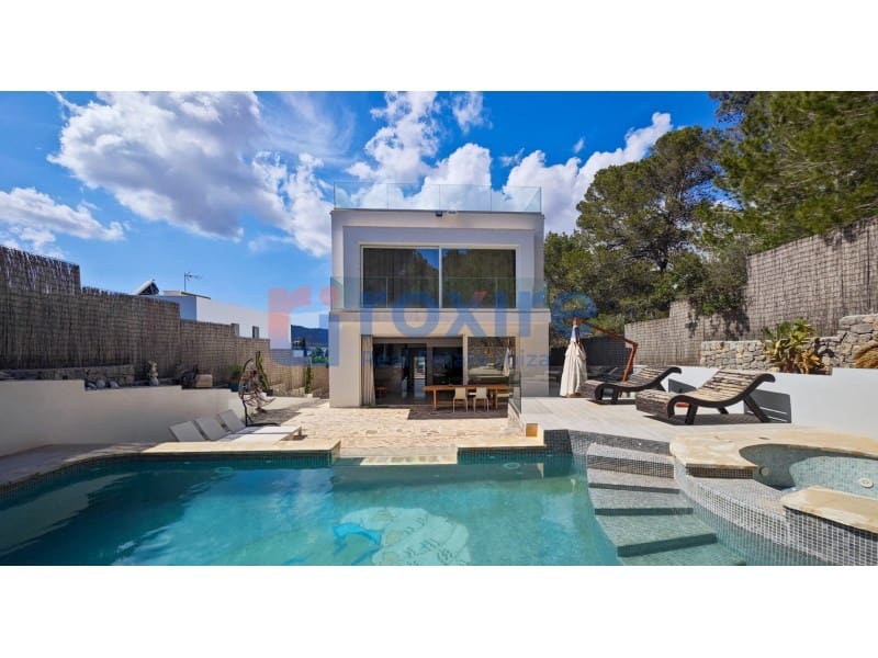 5 bedroom Villa for sale in Puig de'n Valls with pool - € 3,175,000 (Ref: 8756652)