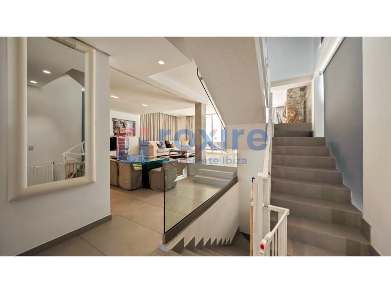 5 bedroom Villa for sale in Puig de'n Valls with pool - € 3,175,000 (Ref: 8756652)