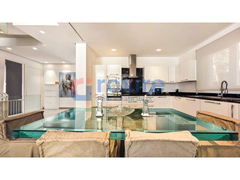 5 bedroom Villa for sale in Puig de'n Valls with pool - € 3,175,000 (Ref: 8756652)