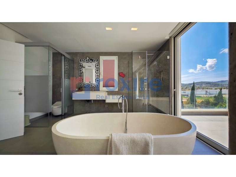 5 bedroom Villa for sale in Puig de'n Valls with pool - € 3,175,000 (Ref: 8756652)