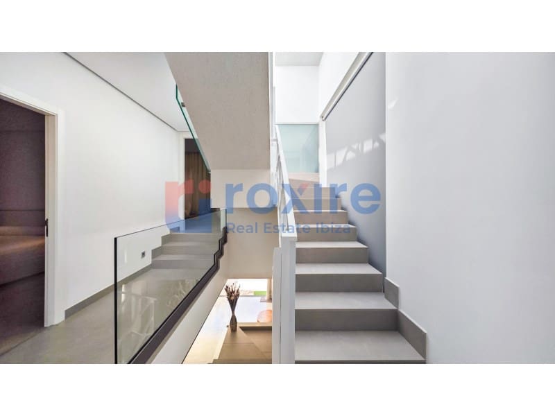 5 bedroom Villa for sale in Puig de'n Valls with pool - € 3,175,000 (Ref: 8756652)