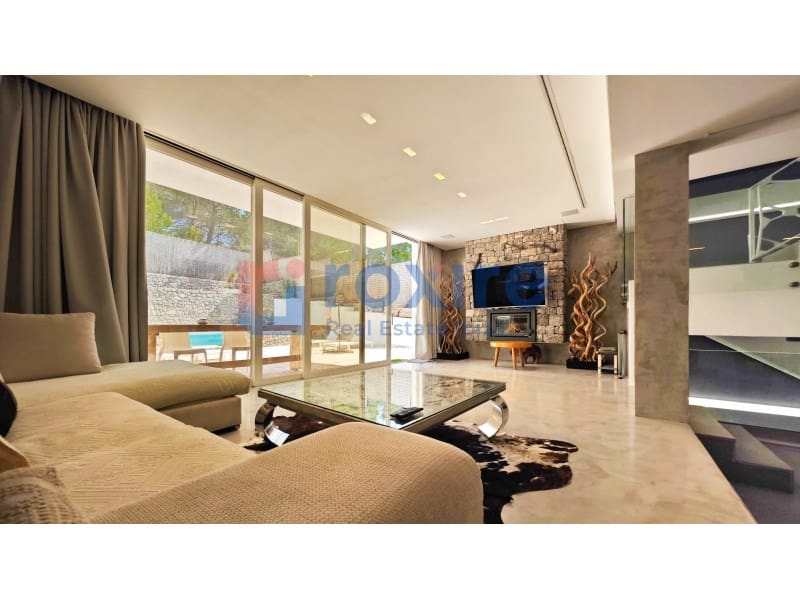 5 bedroom Villa for sale in Puig de'n Valls with pool - € 3,175,000 (Ref: 8756652)