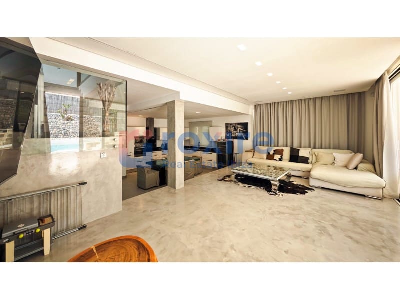 5 bedroom Villa for sale in Puig de'n Valls with pool - € 3,175,000 (Ref: 8756652)