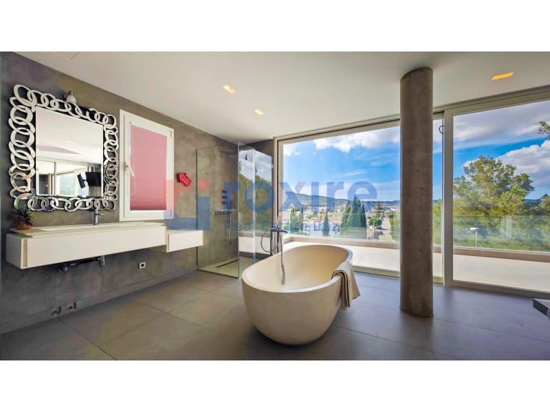 5 bedroom Villa for sale in Puig de'n Valls with pool - € 3,175,000 (Ref: 8756652)