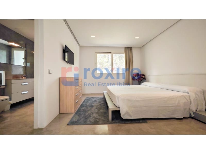 5 bedroom Villa for sale in Puig de'n Valls with pool - € 3,175,000 (Ref: 8756652)