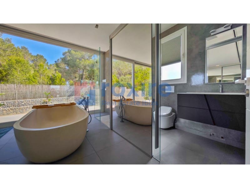 5 bedroom Villa for sale in Puig de'n Valls with pool - € 3,175,000 (Ref: 8756652)