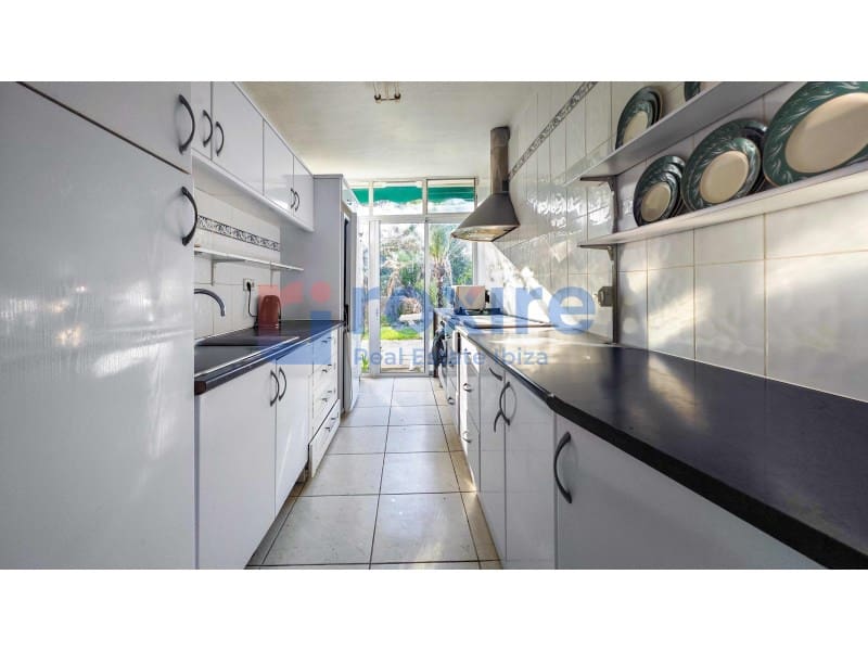 4 bedroom Villa for sale in Cala d'en Bou - € 1,700,000 (Ref: 8880175)