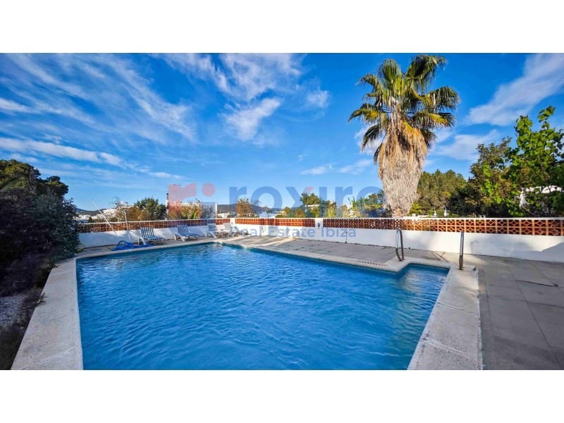 4 bedroom Villa for sale in Cala d'en Bou - € 1,700,000 (Ref: 8880175)