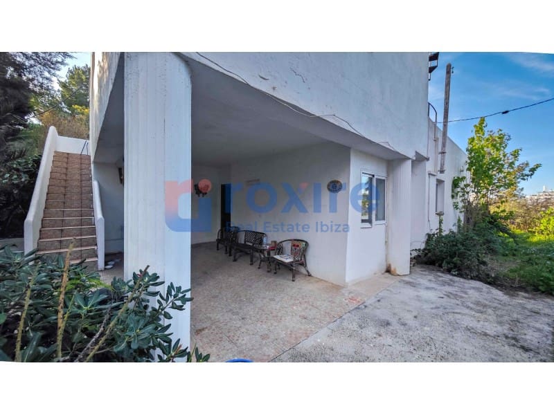 4 bedroom Villa for sale in Cala d'en Bou - € 1,700,000 (Ref: 8880175)