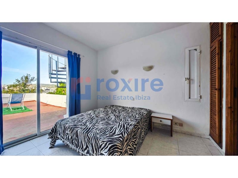 4 bedroom Villa for sale in Cala d'en Bou - € 1,700,000 (Ref: 8880175)
