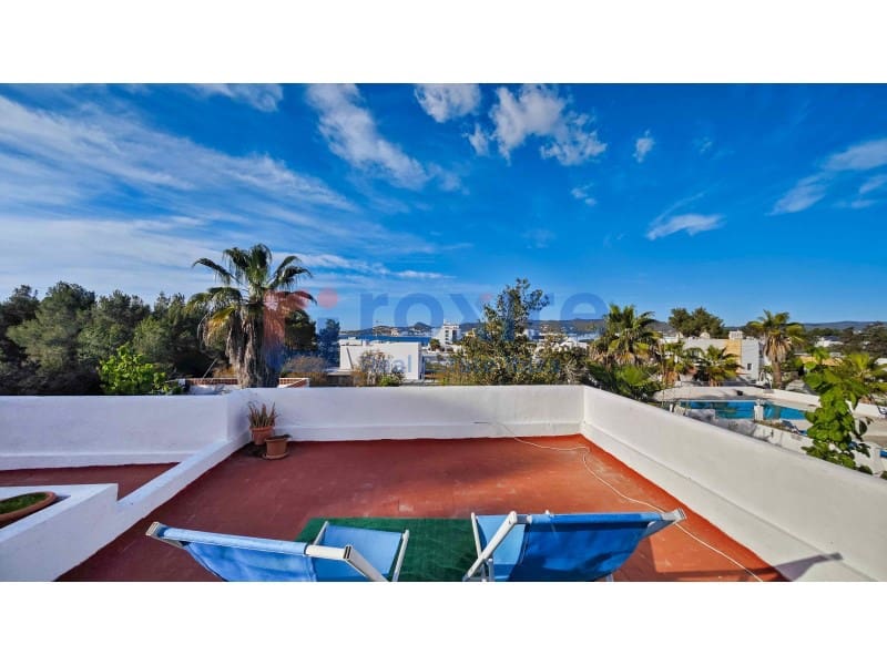 4 bedroom Villa for sale in Cala d'en Bou - € 1,700,000 (Ref: 8880175)