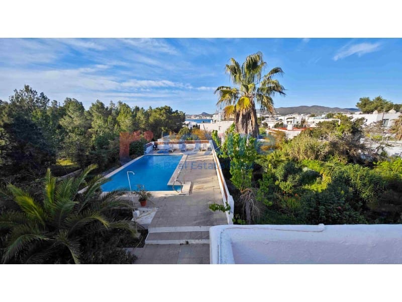 4 bedroom Villa for sale in Cala d'en Bou - € 1,700,000 (Ref: 8880175)