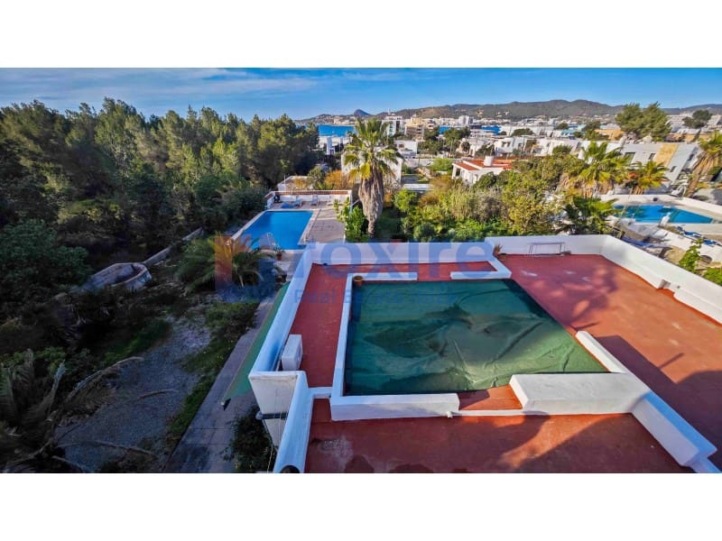 4 bedroom Villa for sale in Cala d'en Bou - € 1,700,000 (Ref: 8880175)